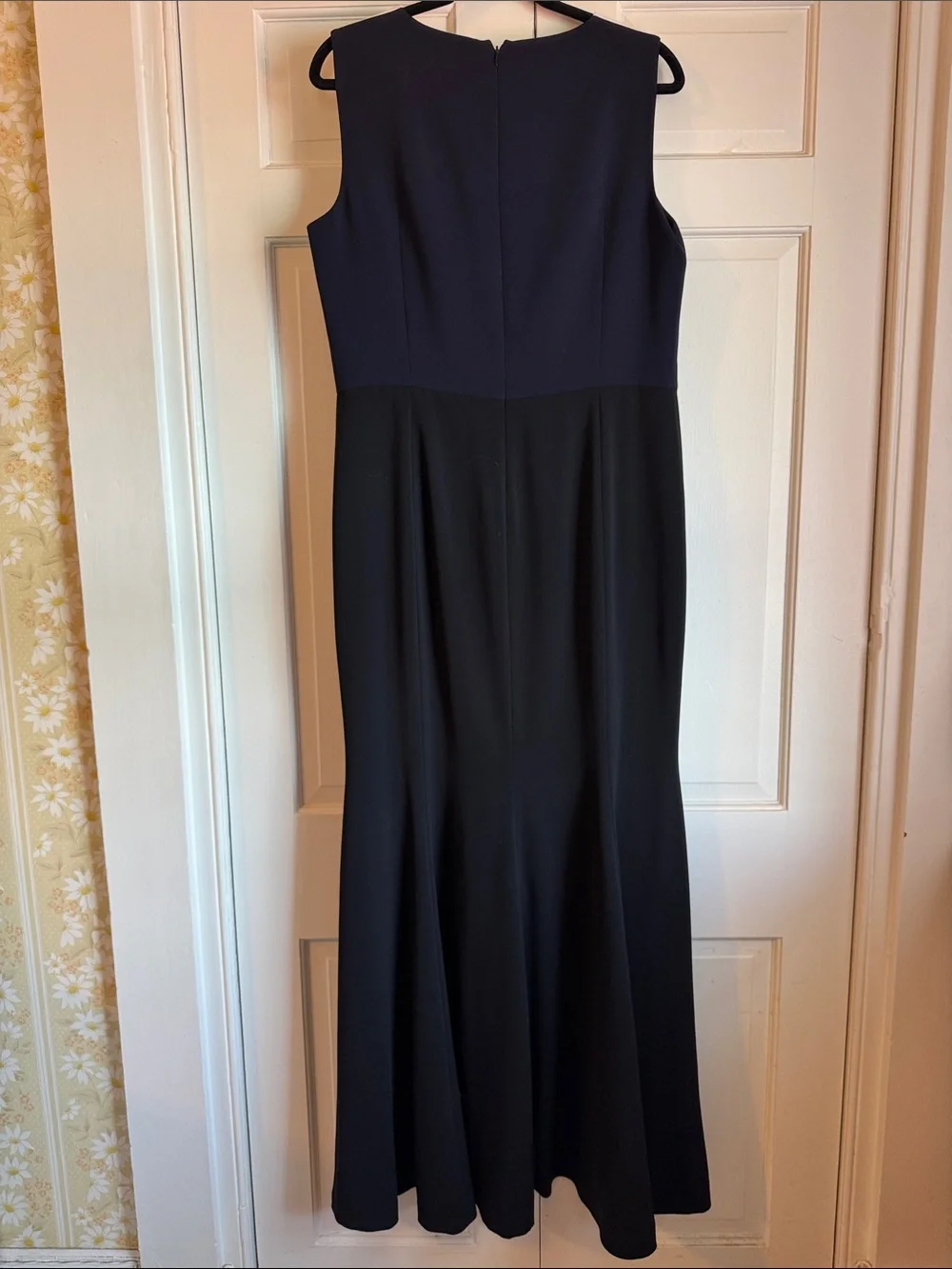 NWOT St. John Sleeveless Colorblock Maxi Dress in White/Navy/Black Fully Lined - Picture 5 of 12